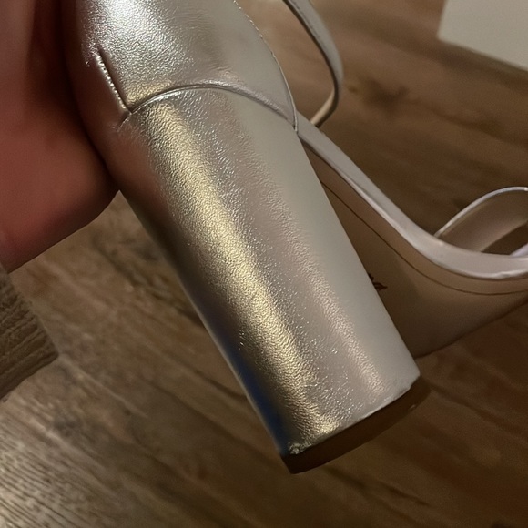 Silver stacked heel strappy Sandler heel. Great condition - Picture 5 of 6